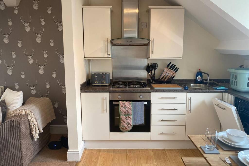 Upper 2 Bedroom Apartment In The Heart Of Jesmond Newcastle Upon Tyne Exterior foto