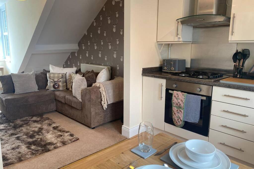 Upper 2 Bedroom Apartment In The Heart Of Jesmond Newcastle Upon Tyne Exterior foto